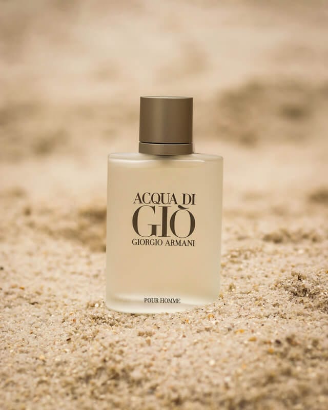 giorgio armani parfuem luxus grafik