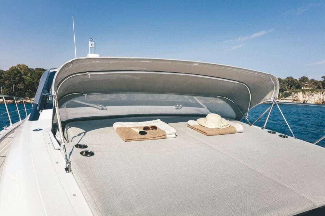 azimut yachts a51 fore sunpad area