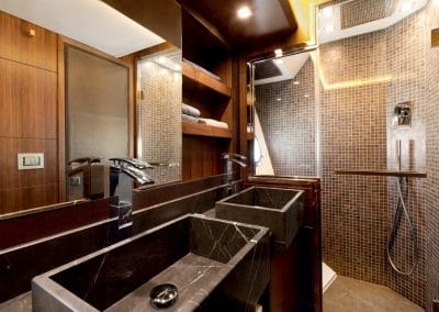 boot messe mcy 65 owners cabin en suite bathroom