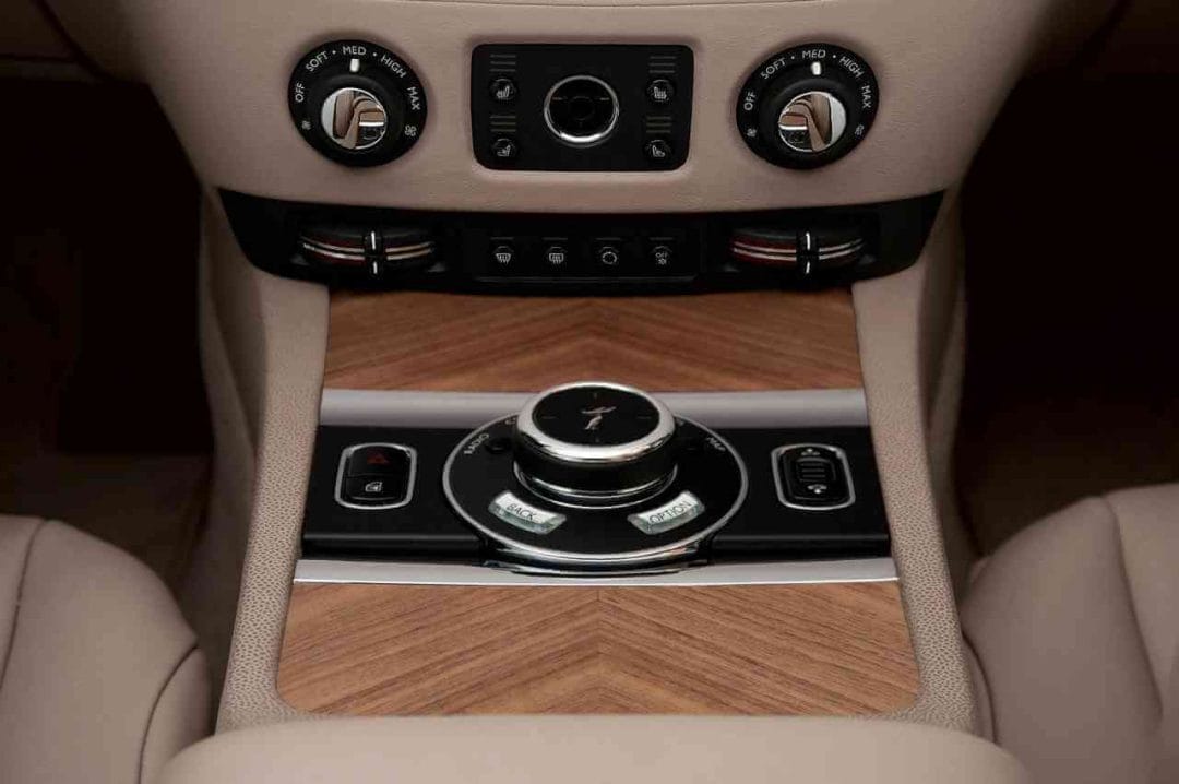 rolls royce wraith close up